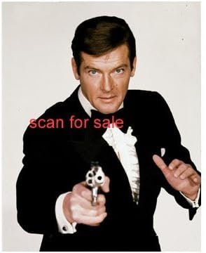 Roger Moore 8 inčni x 10 inčni fotografija James Bond 007 Octopussy Live and Let Die W Gun