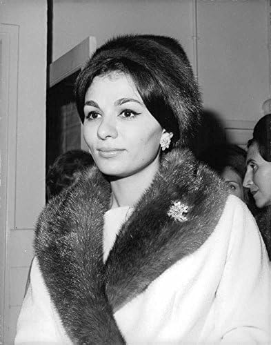 Vintage fotografija portreta Farah Pahlavi, 1962.